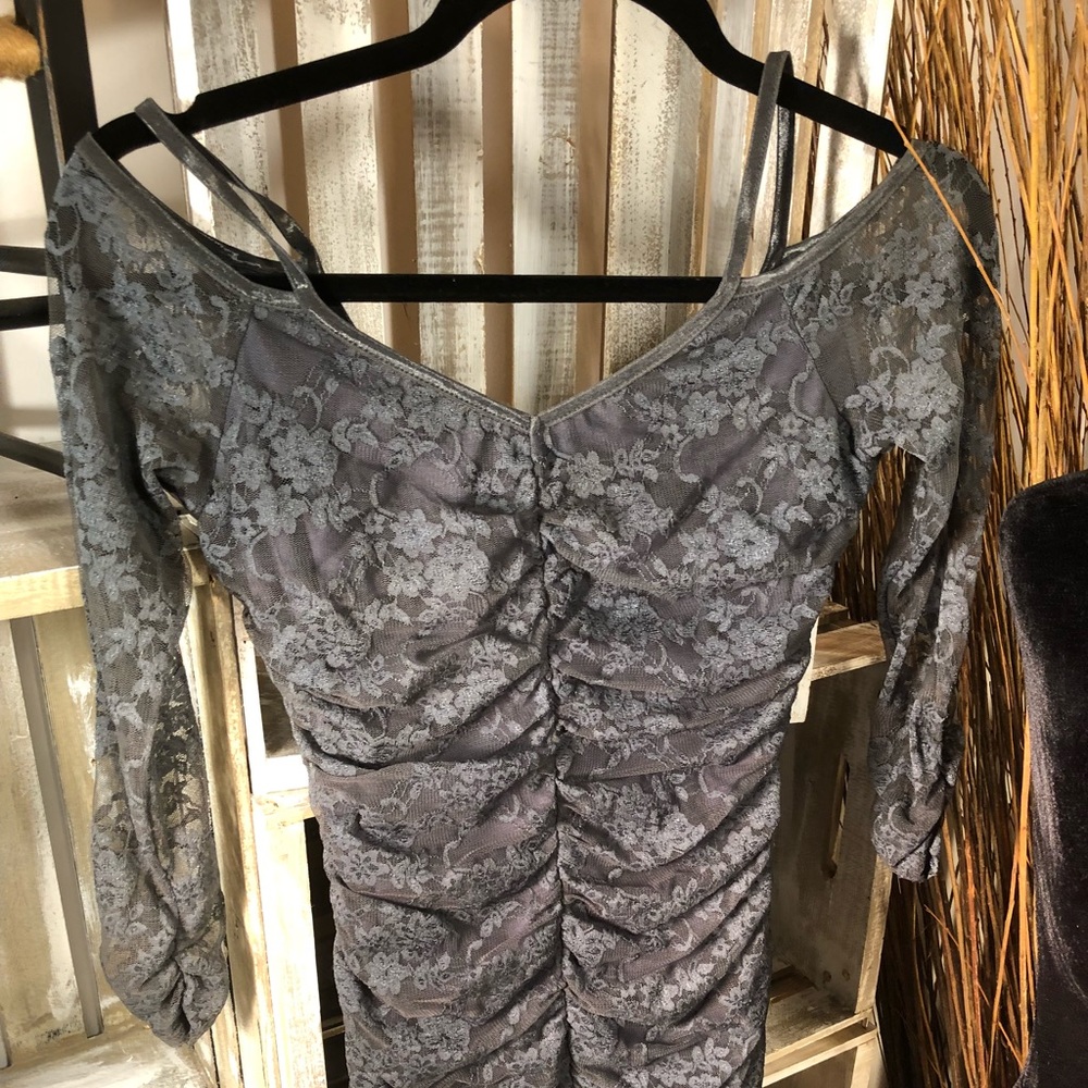 Arden B Grey Lace Ruched Tunic V Back xsmall